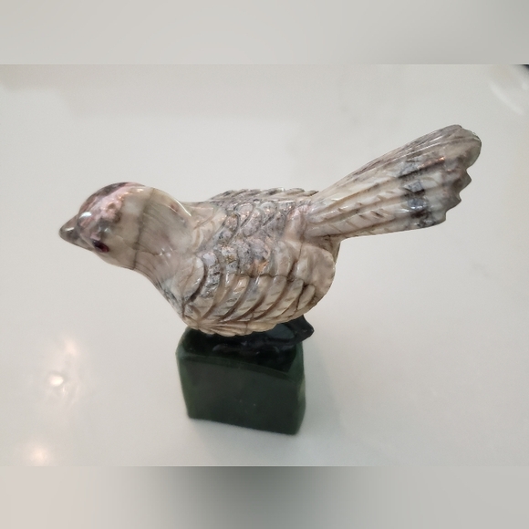 Carved Bird Sculpture W/ Garnet Eyes, Vintage Marble - Picture 2 of 14